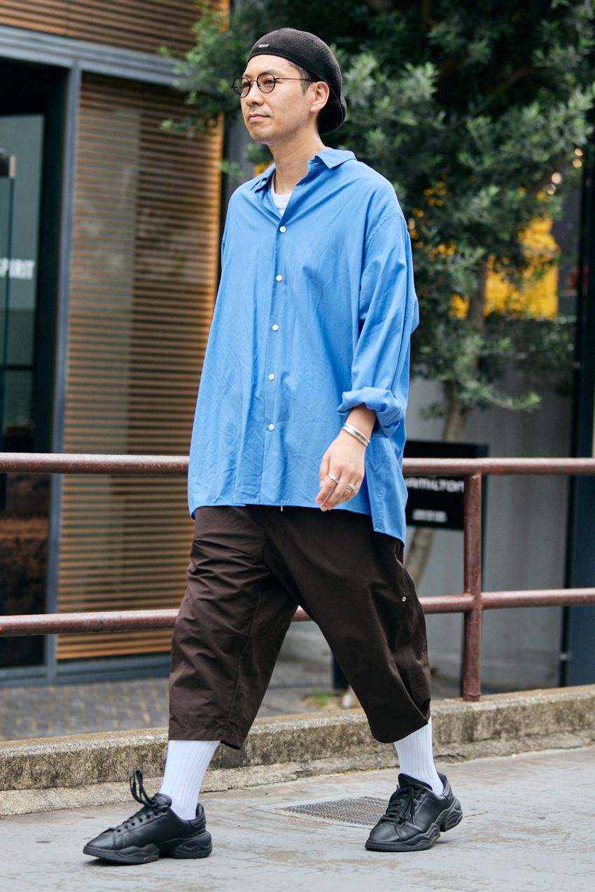 人気の“青シャツスタイル”を今っぽく見せる5つのブランド。グラフペーパー、フレッシュサービス - 7枚目の画像