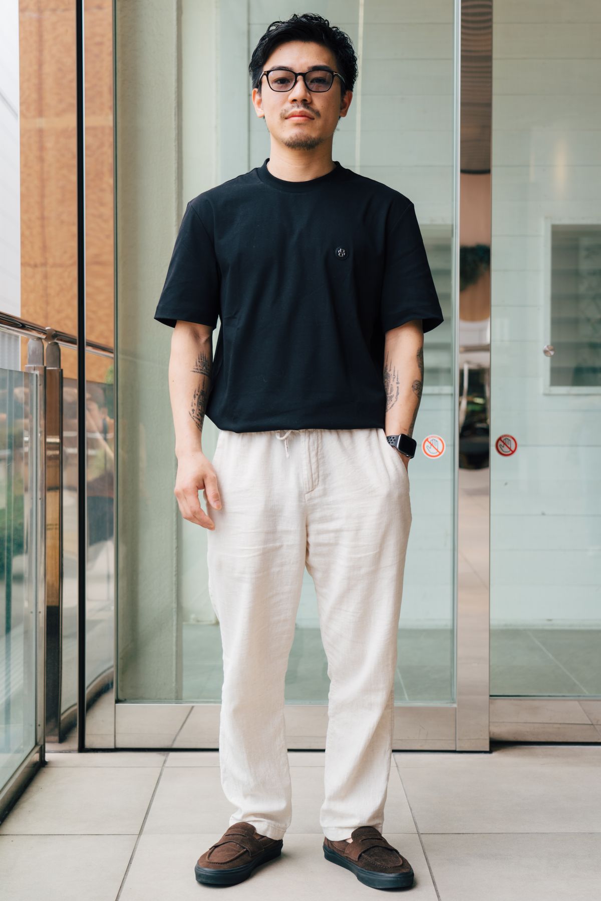 眼鏡＝トムフォード