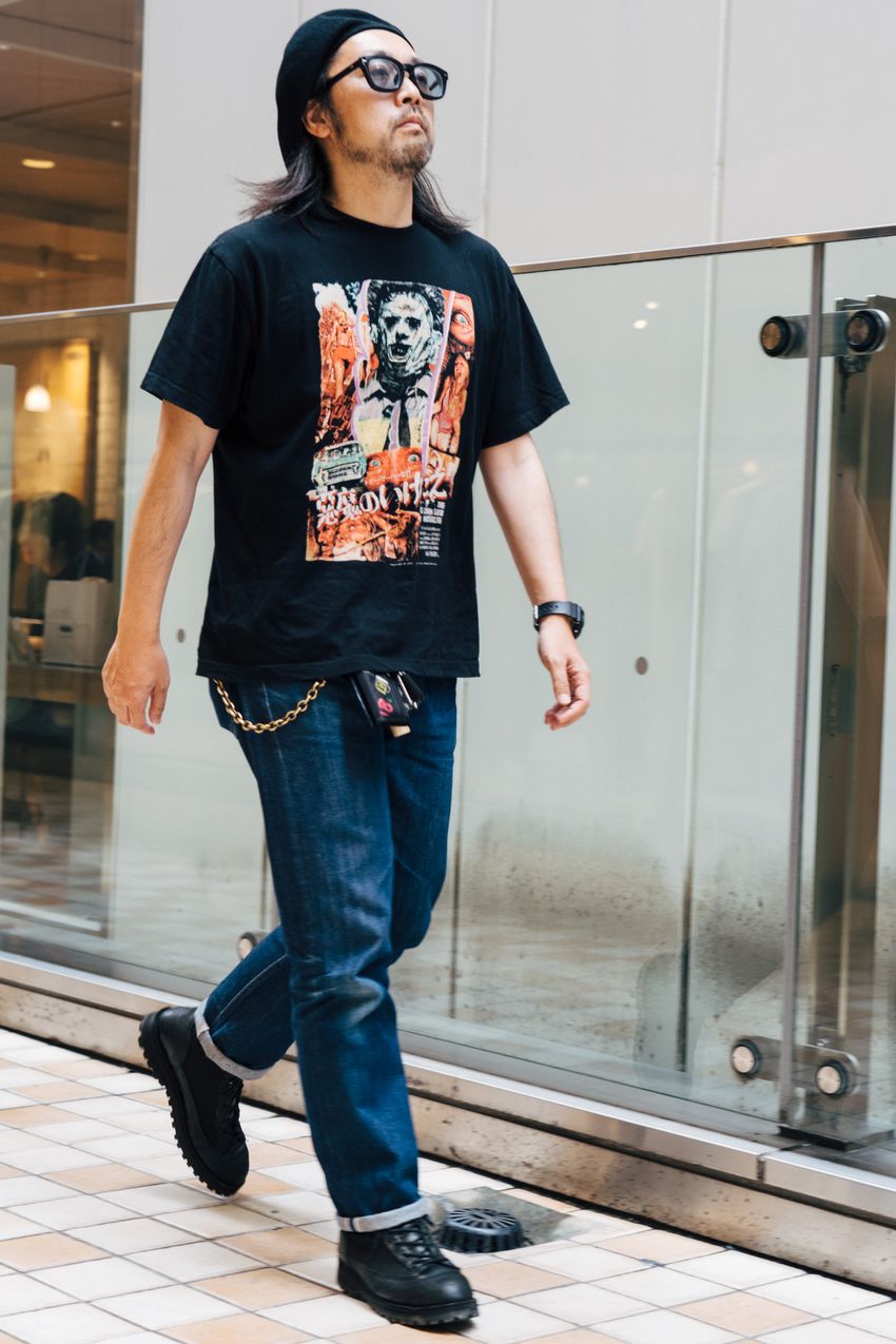 「Tシャツ×デニム」は“ロールアップ”で抜け感を！夏こそ参考にしたい着こなしの小さなテクニック - 2枚目の画像