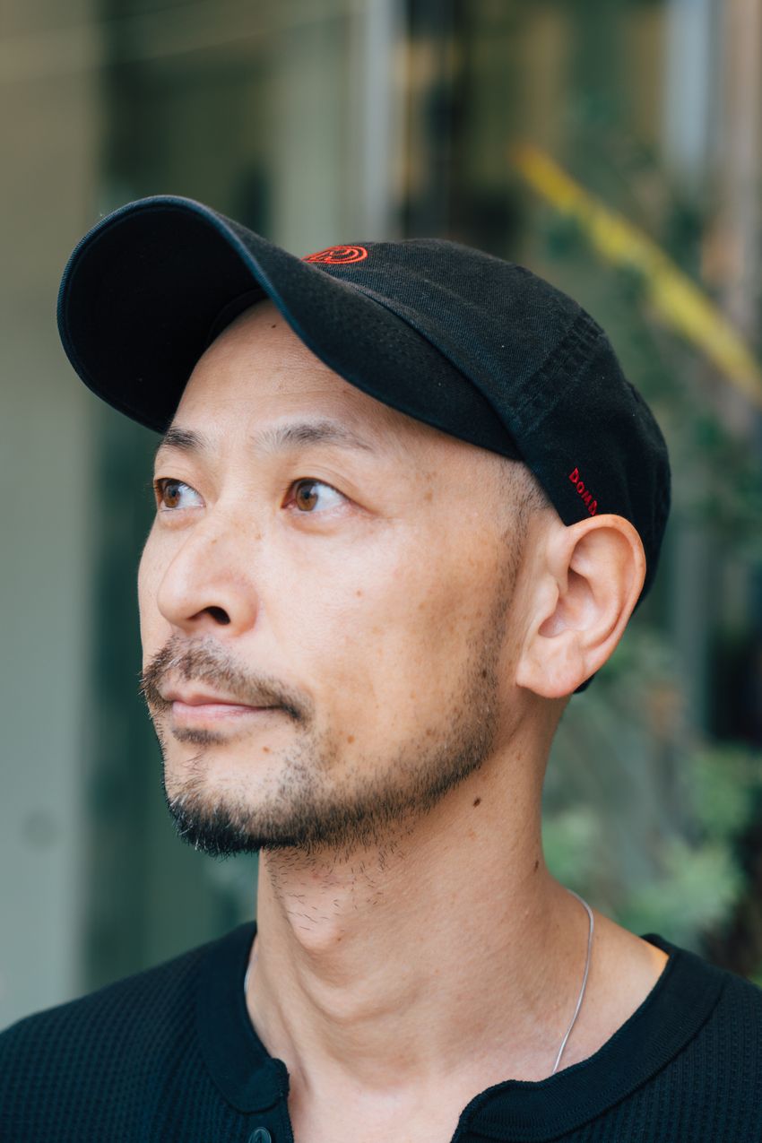 「Tシャツ＆ロンT」はタックイン！ 40歳オーバーがこぞって実践する“清潔感を生むテクニック” - 3枚目の画像