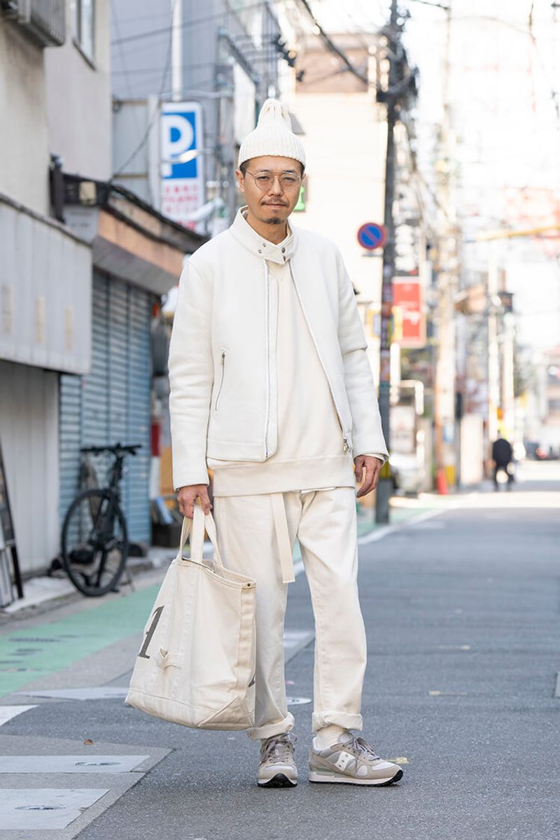 素材（生地感）の味を存分に活かす、ホワイトのワントーン 濱崎友和