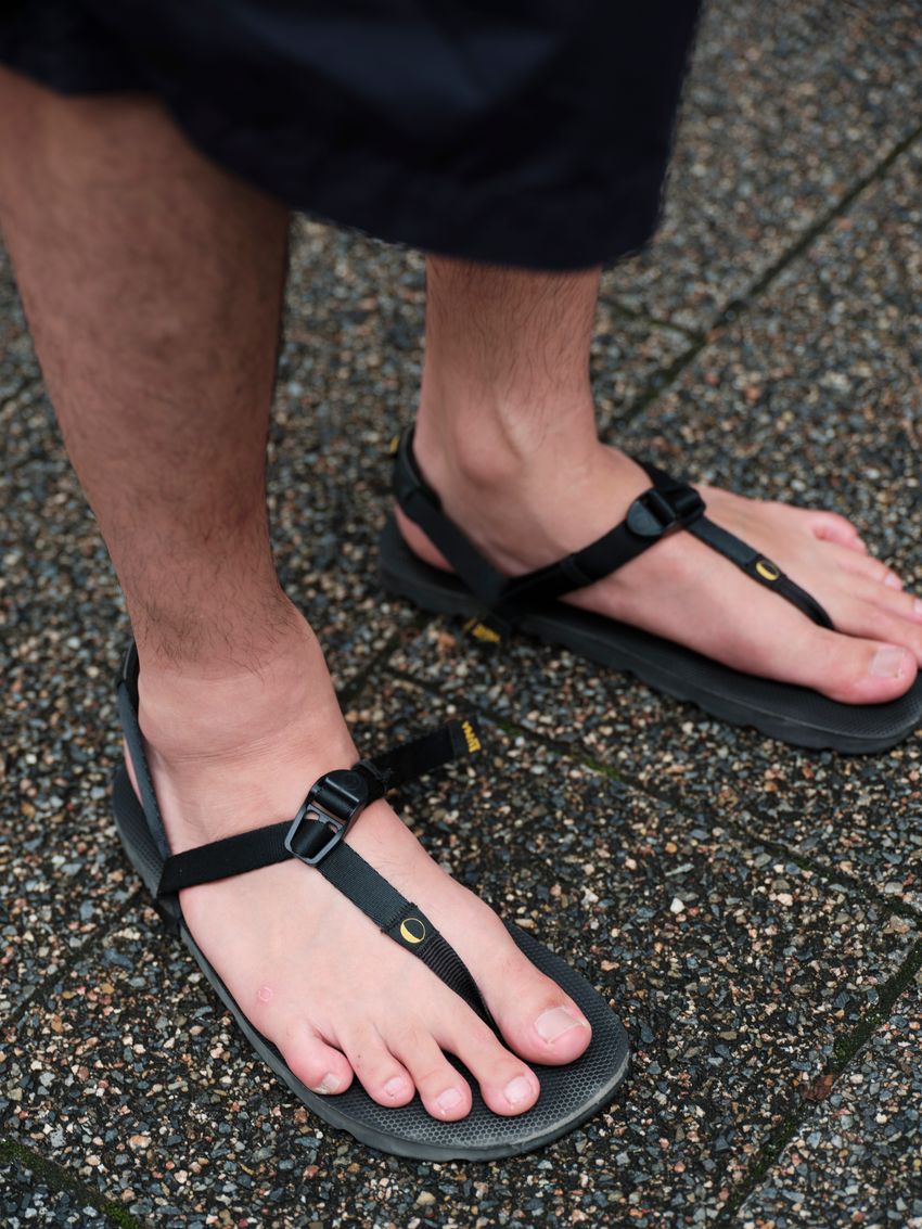 種さんも愛用する「ルナサンダル」は“アウトドア顔”でも街着にハマる！スナップに見るコーデ好例 - 6枚目の画像