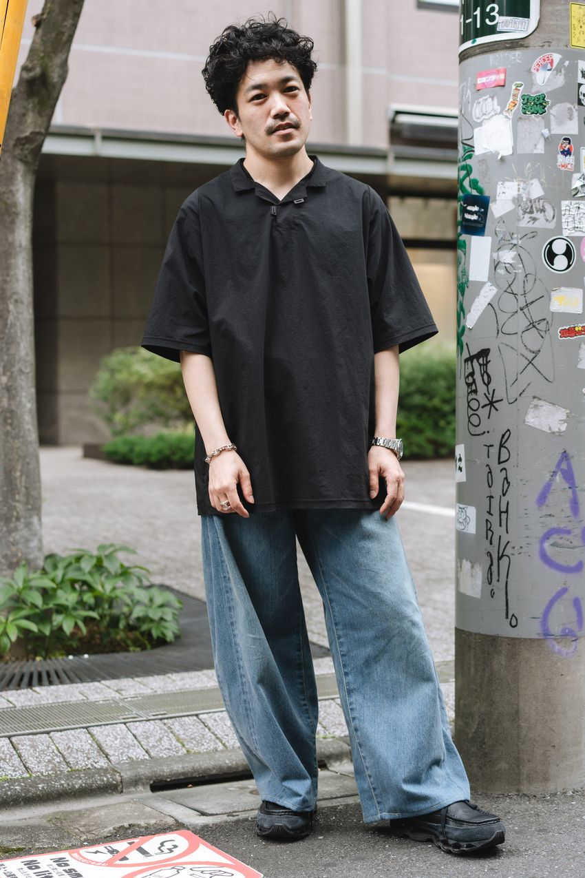 【20～30代のデニムトレンドを調査】薄色太めが人気！トップスは白or黒のシンプルスタイル - 12枚目の画像