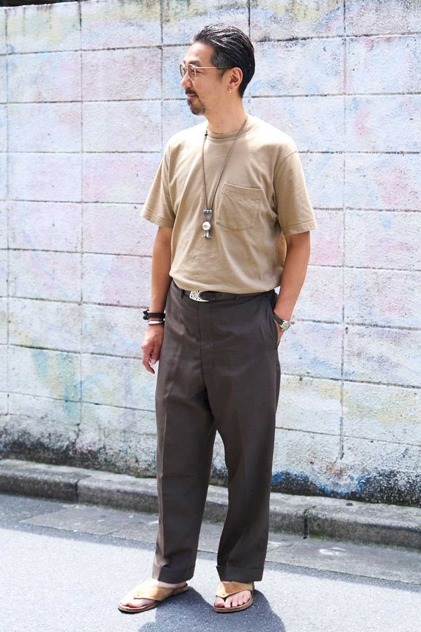 「Tシャツ＆ロンT」はタックイン！ 40歳オーバーがこぞって実践する“清潔感を生むテクニック” - 5枚目の画像