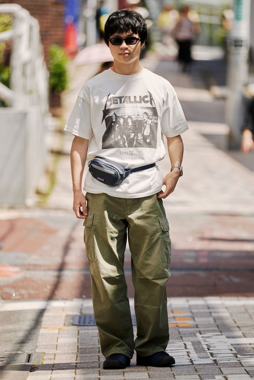 “音”を着て自己表現！「アーティストTシャツ」で個性を主張した洒落者たちパパラッチ - 4枚目の画像
