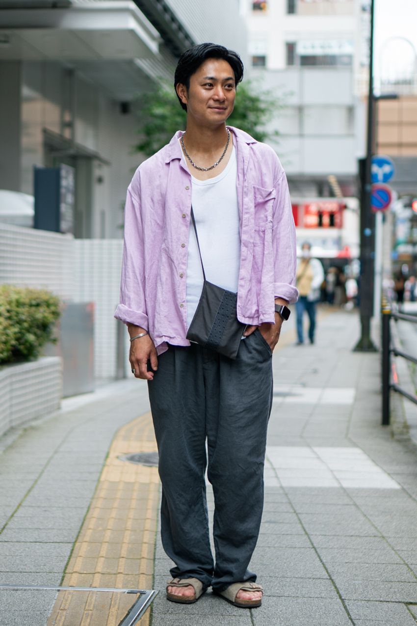 酷暑のインナーは「タンクトップ」一択！ 軽やかに、男らしく彩るレイヤード術5選 - 2枚目の画像