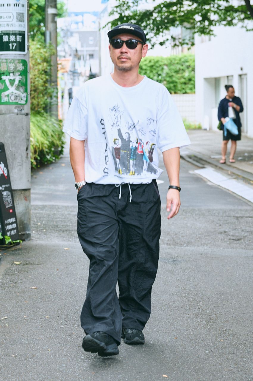 「Tシャツ＆ロンT」はタックイン！ 40歳オーバーがこぞって実践する“清潔感を生むテクニック” - 11枚目の画像