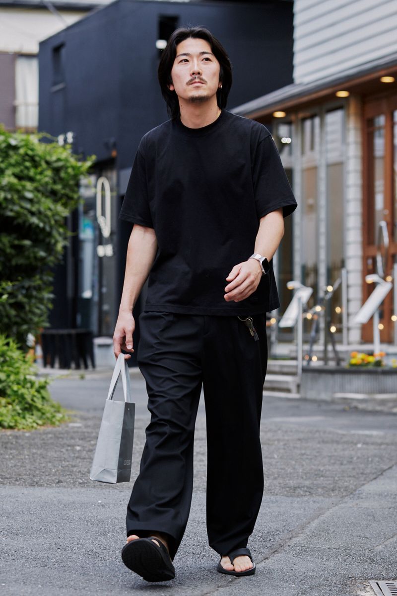 Tシャツ エンノイ  パンツ ユニクロ  腕時計 アップル  シューズ ウーフォス