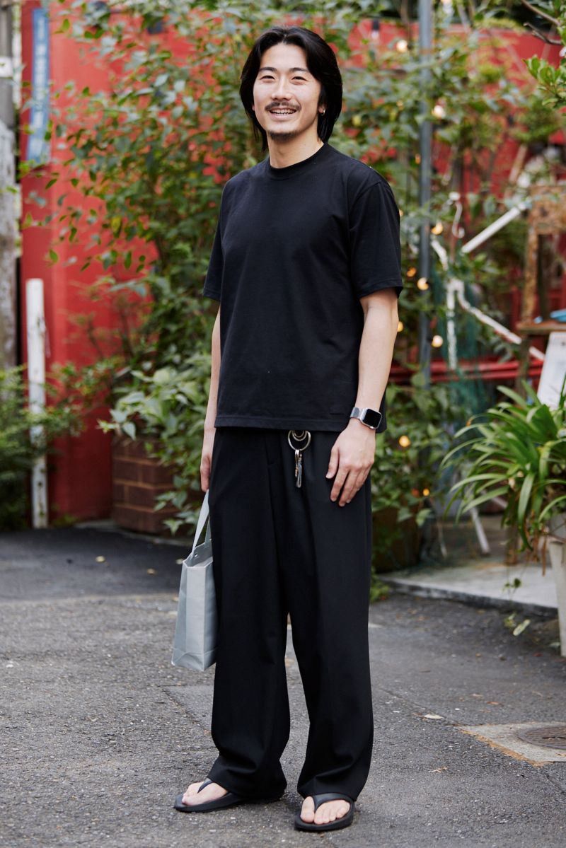 Tシャツ エンノイ  パンツ ユニクロ  腕時計 アップル  シューズ ウーフォス