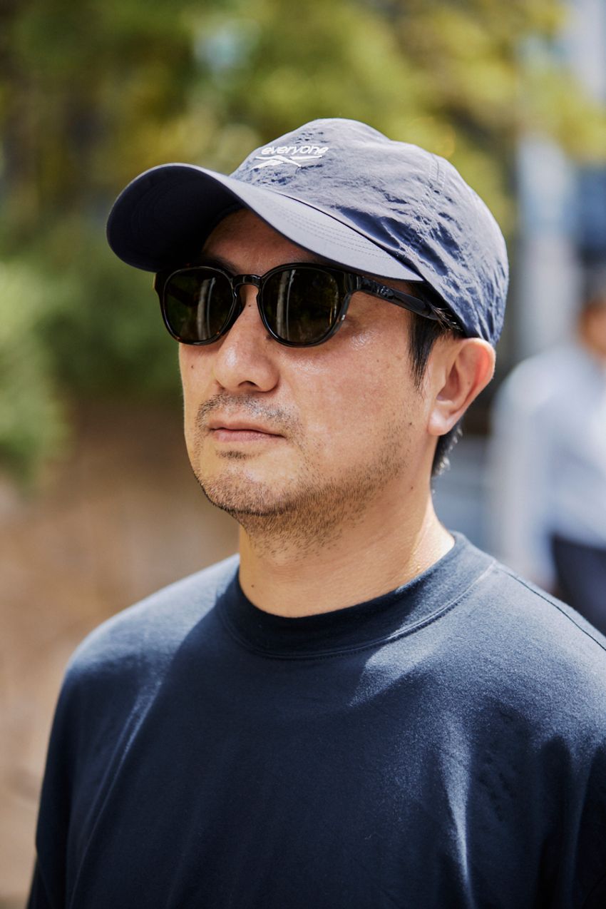 夏でも爽やかな「全身ブルーコーディネイト」傑作選を街角スナップで！ - 3枚目の画像
