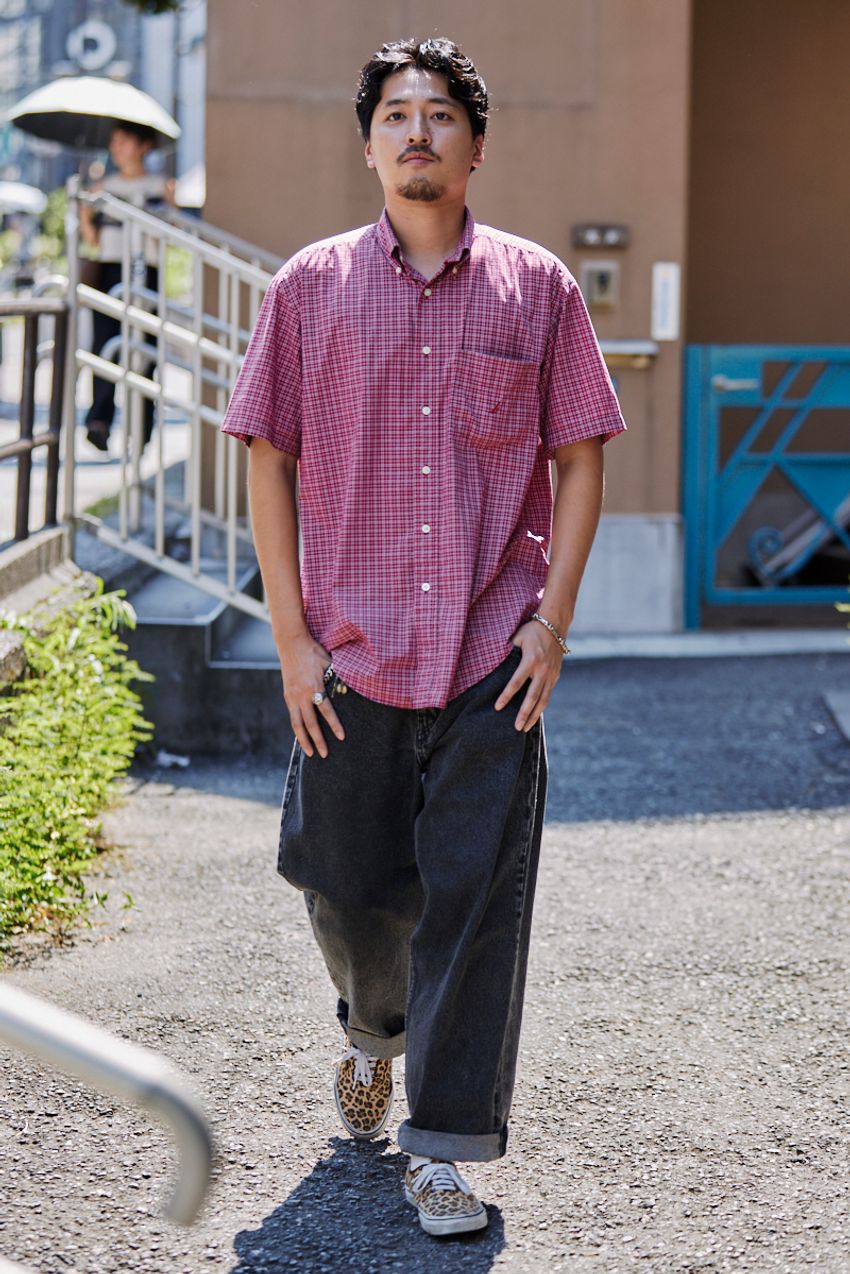 晩夏の大人を涼しげに見せる「フワッと系パンツ」。5名のスナップでその実力を証明！ - 8枚目の画像