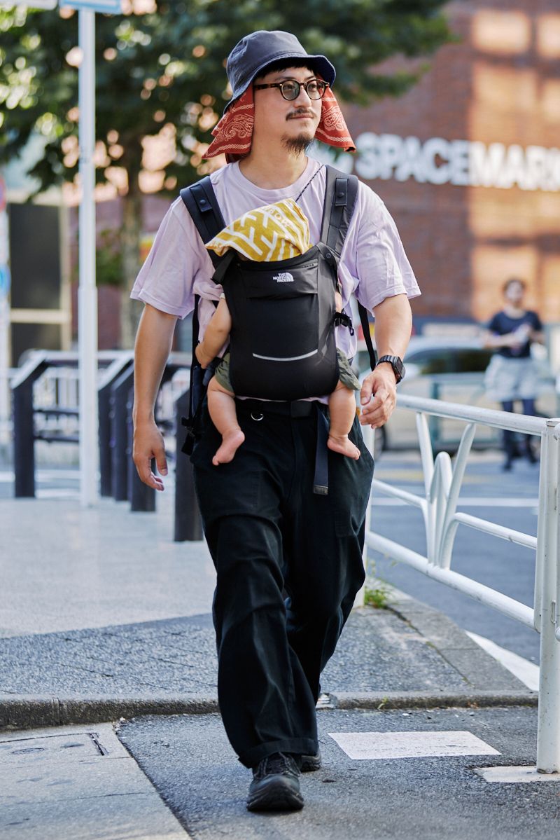 帽子 ニューエラ  眼鏡 ノーブランド  Tシャツ ノーブランド  パンツ ノーブランド  リング 不明  シューズ ホカ
