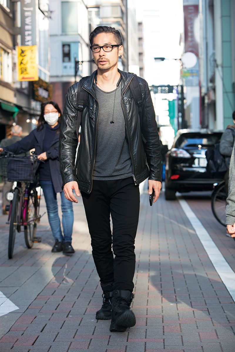 全身古着に見えない絶妙な黒の合わせ 吉田 隼人