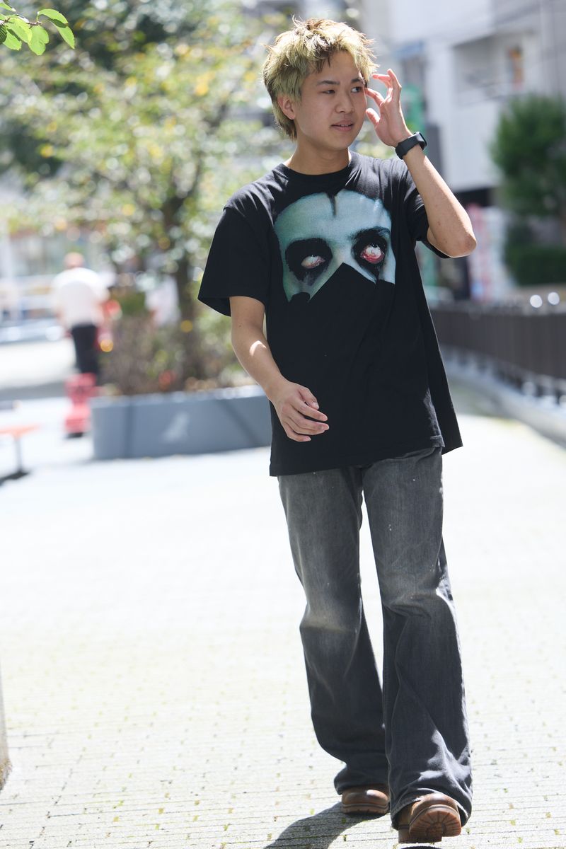 ジョンローレンスサリバンのTシャツコーディネート | 260815-1002-05 横山遼弥 2枚目の写真