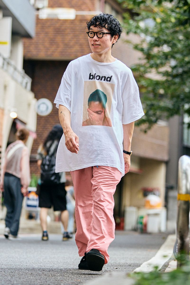 不明のTシャツコーディネート | 260825-2350-52 上田 篤 2枚目の写真