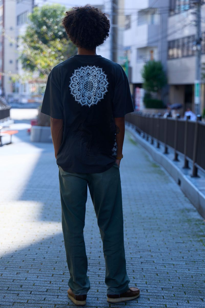 不明のTシャツコーディネート | 260828-1122-33 コウ 4枚目の写真