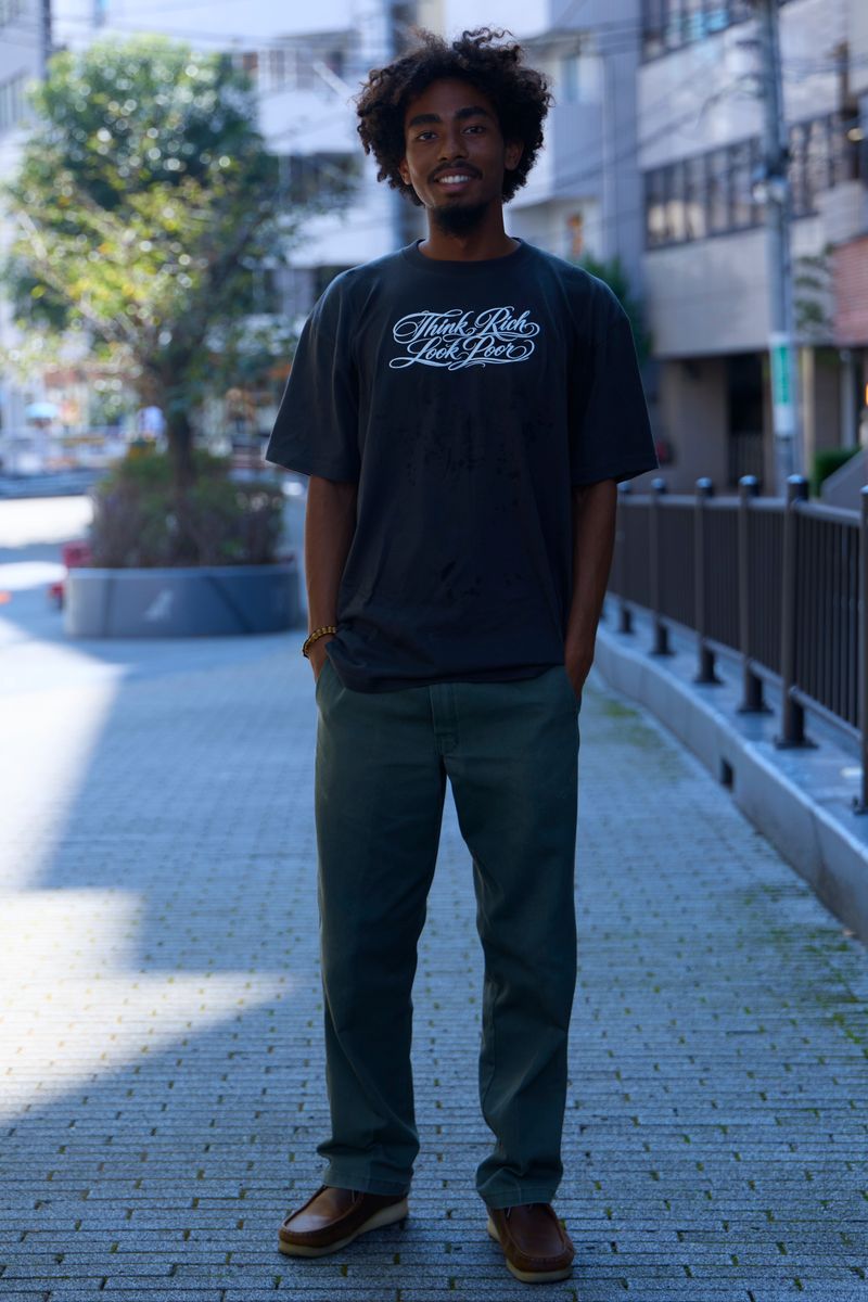 不明のTシャツコーディネート | 260828-1122-33 コウ 3枚目の写真