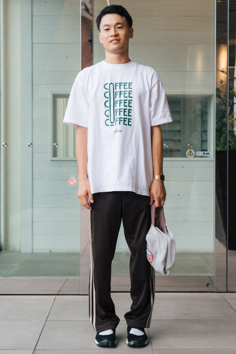 アパートメントのTシャツコーディネート | 260909-1148-51 渡邉和真 4枚目の写真