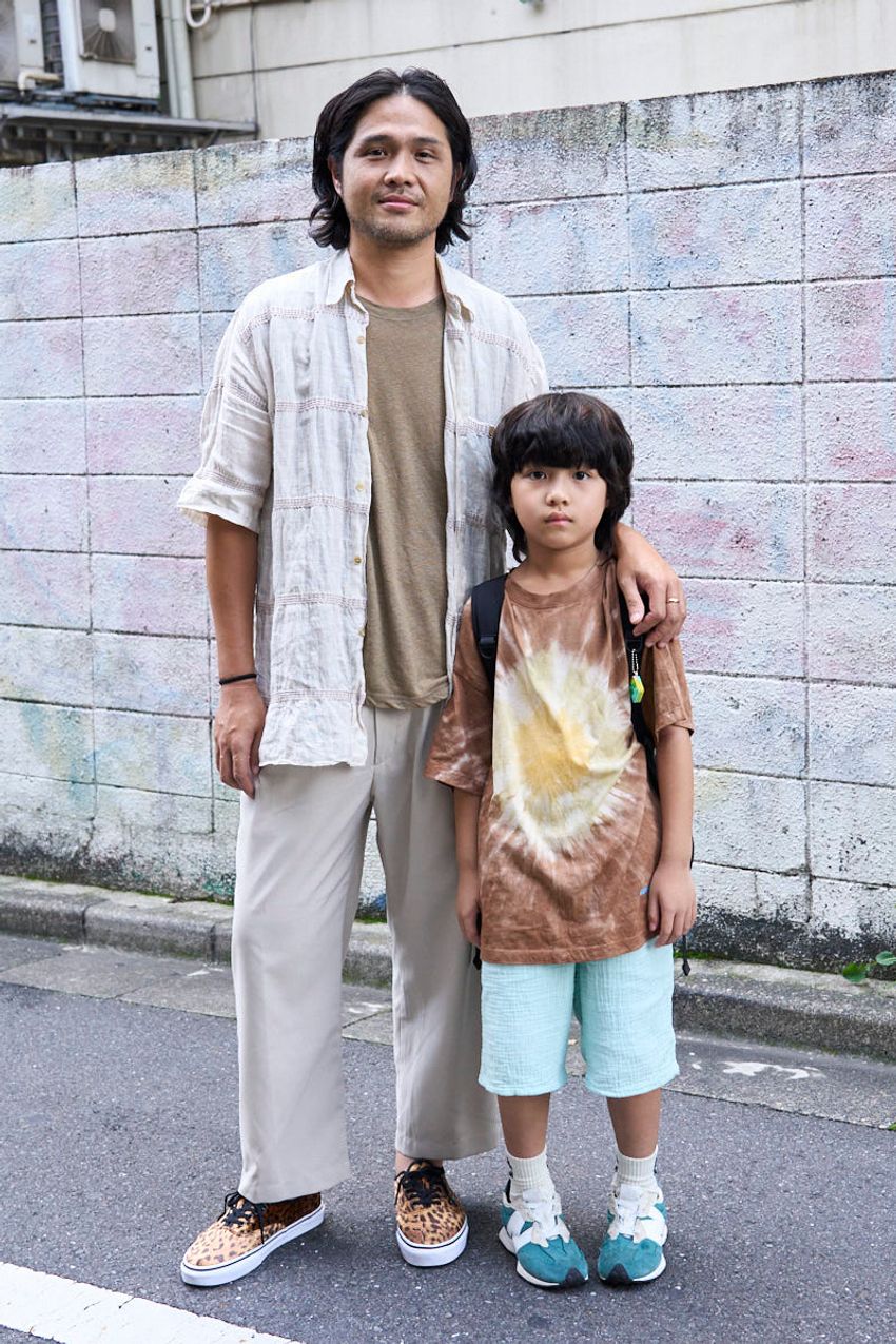 シャツは「ベージュ＆ブラウン」が今の気分！秋の街角でスナップした洒落者たち - 6枚目の画像