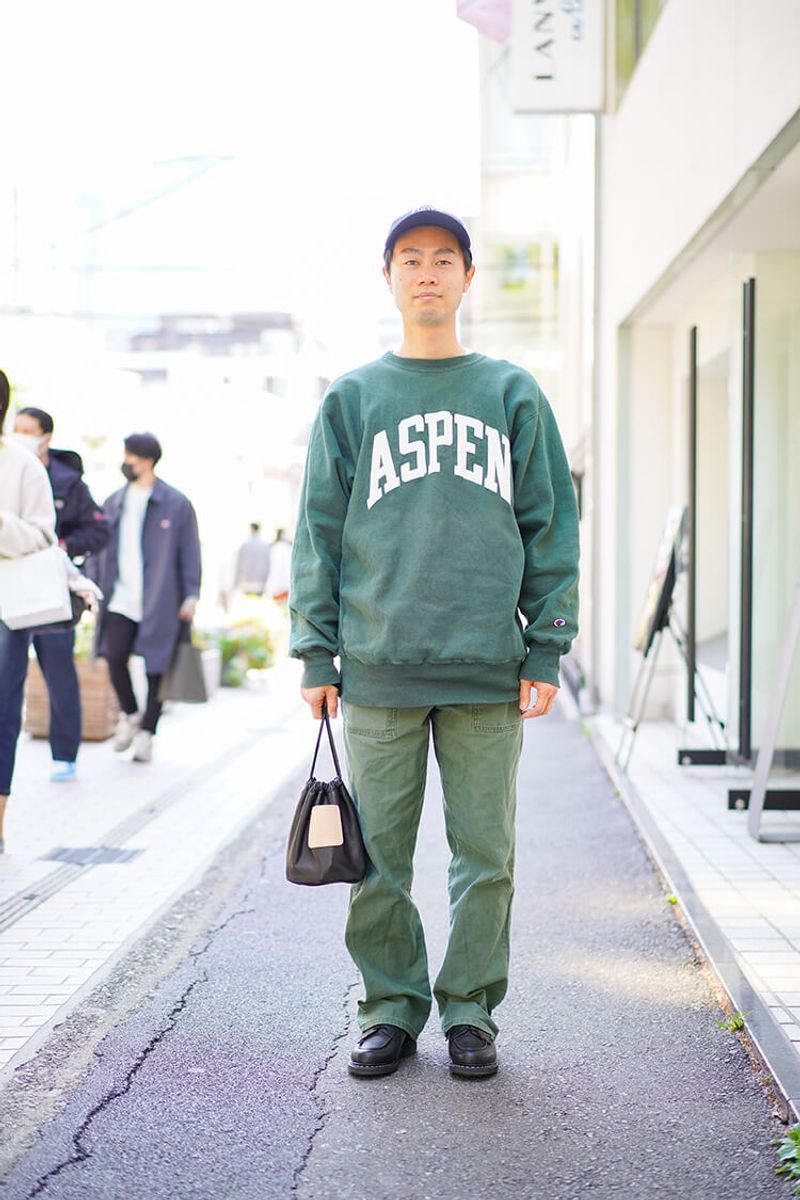 グリーングラデーションで爽やかさ、レザー巾着で大人っぽさを 伊藤慧
