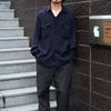 コモリのシャツコーディネート | 261004-1318-36 ヒグチ 4枚目の写真