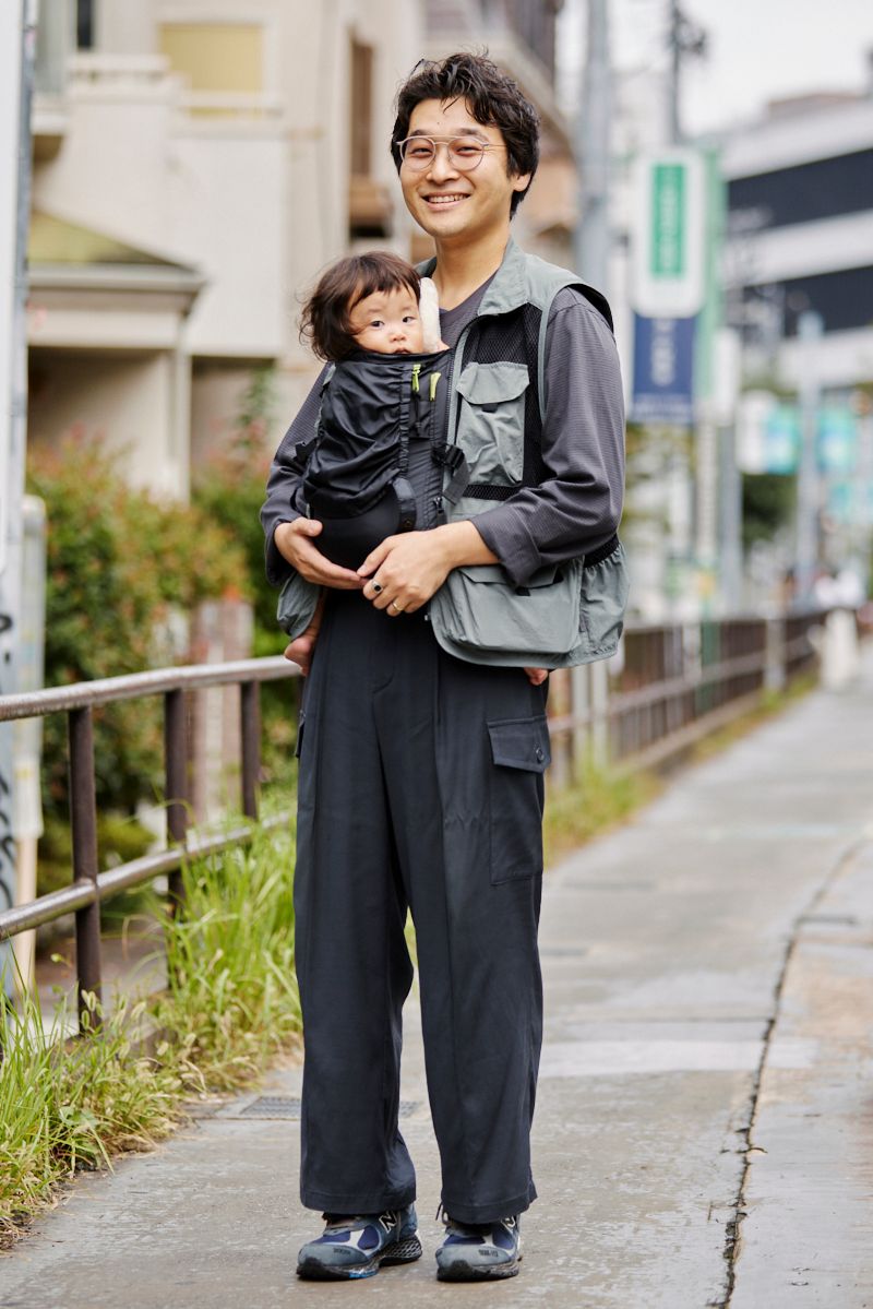 眼鏡 不明  ベスト ワークマン  Tシャツ 無印良品  パンツ パブリックトウキョウ  リング 市松  リング2 ナナク  シューズ ニューバランス