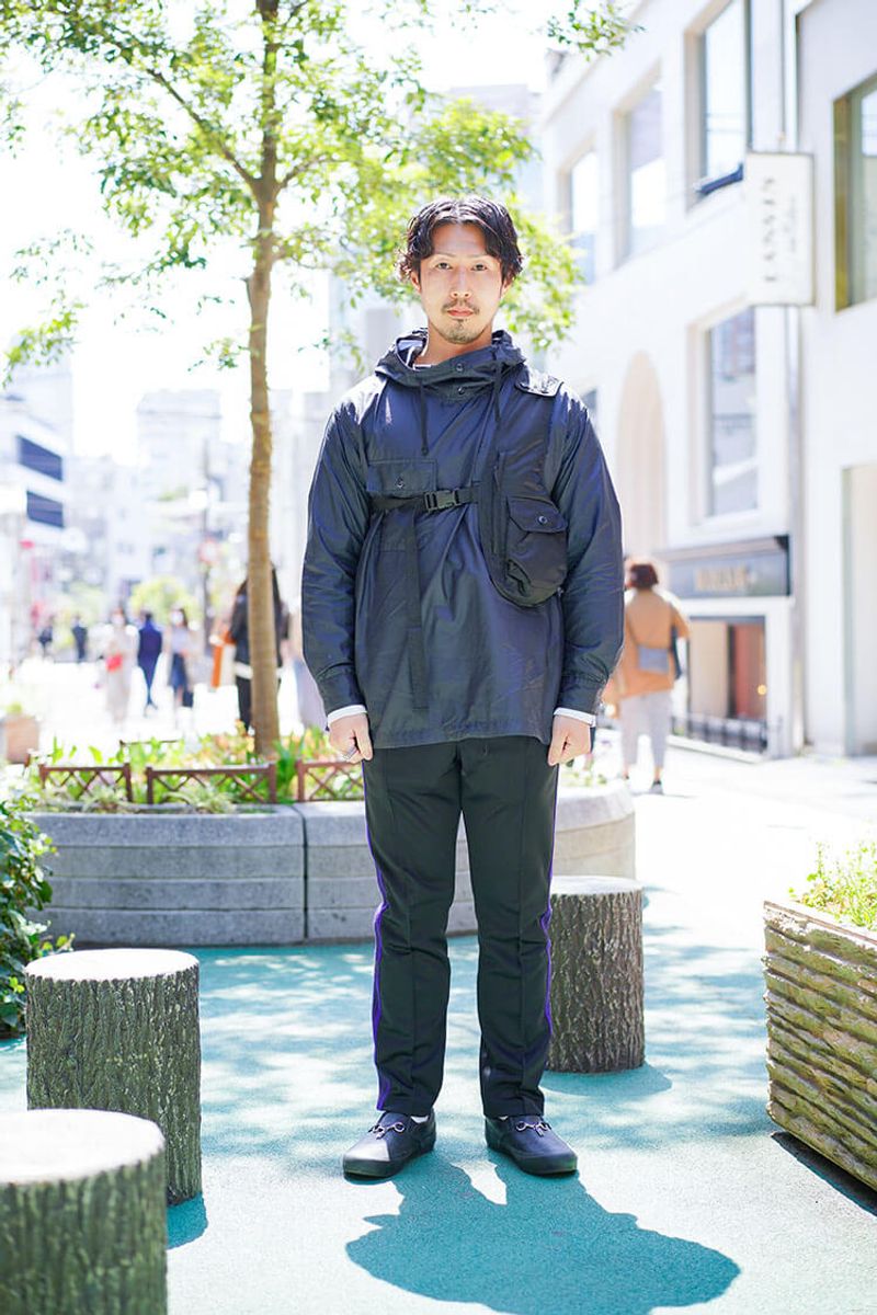 普通のワントーンコーデを只者じゃなくするトップス一体型バッグ 土井啓司