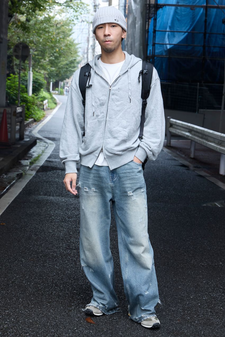 大人に似合う「パーカ」5選。カジュアル上手な大人たちの賢い取り入れ方を紹介 - 2枚目の画像