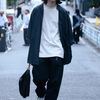 ユニクロのシャツコーディネート | 261004-1604-25 ハチ 3枚目の写真