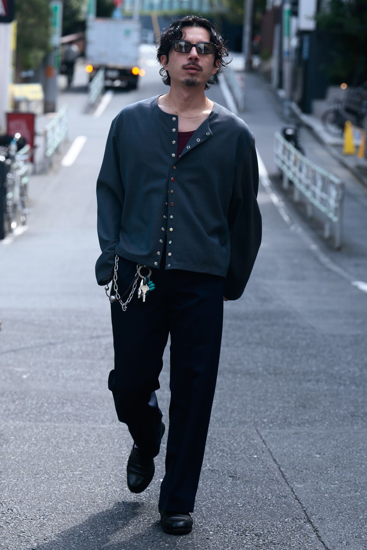 眼鏡 レトロスーパーフューチャー  ネックレス トムウッド  ジャケット デシャン  カットソー ドリスヴァンノッテン  パンツ エムズブラック  ベルト キングスレーウォルターズスタジオ  シューズ フラテッリジャコメッティ