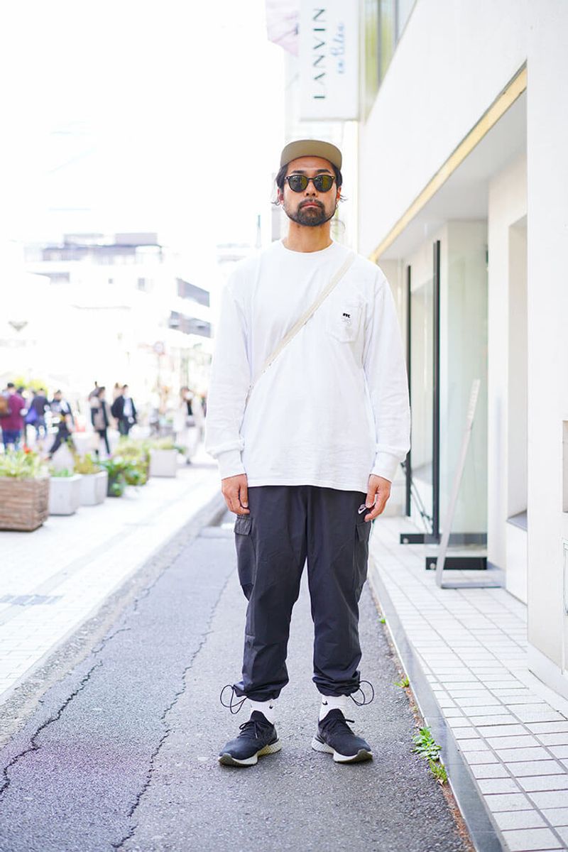 シンプルコーデも映えさせる足元の小技 サトウ ユウスケ