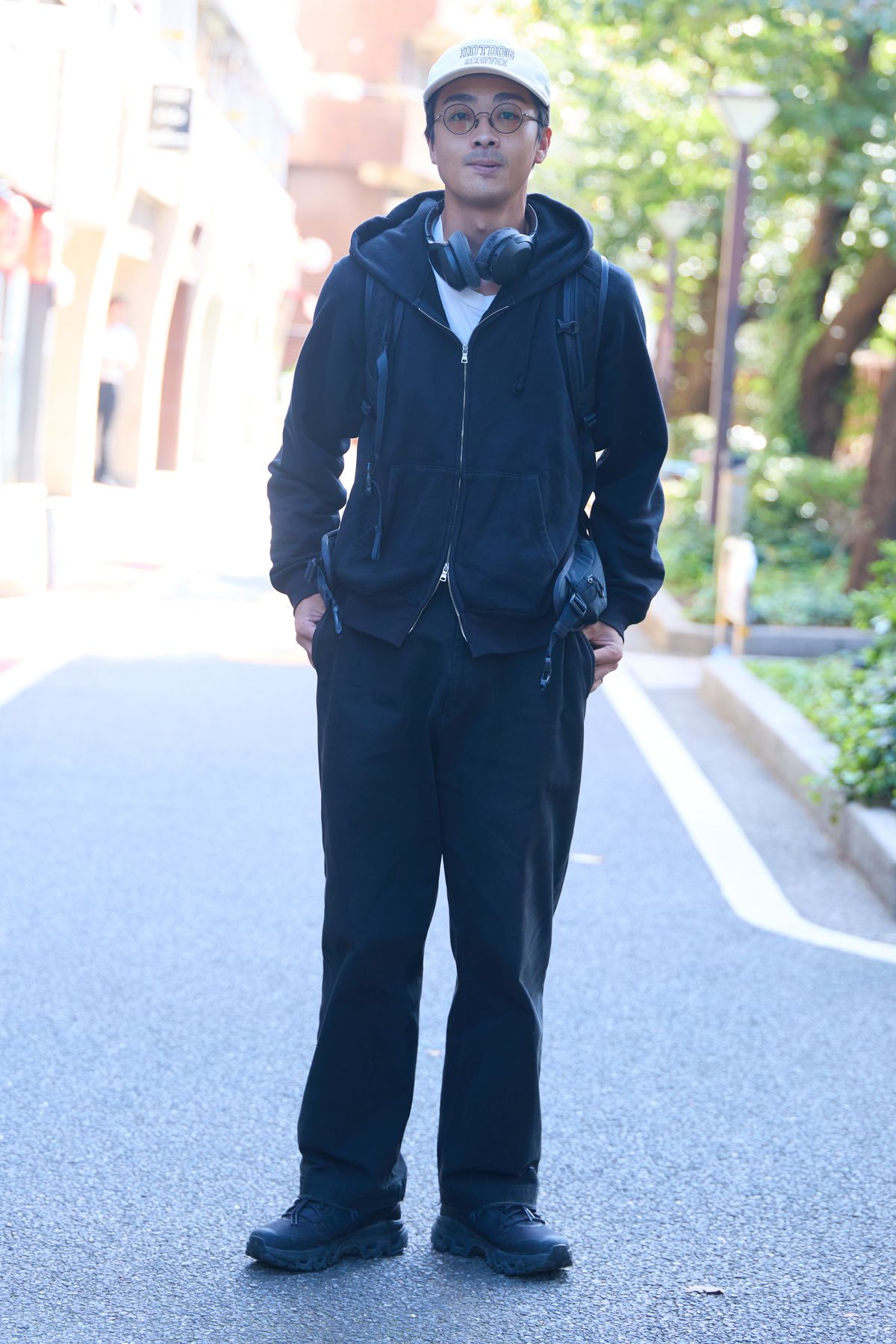 帽子＝ザエイチダブリュードッグアンドコー