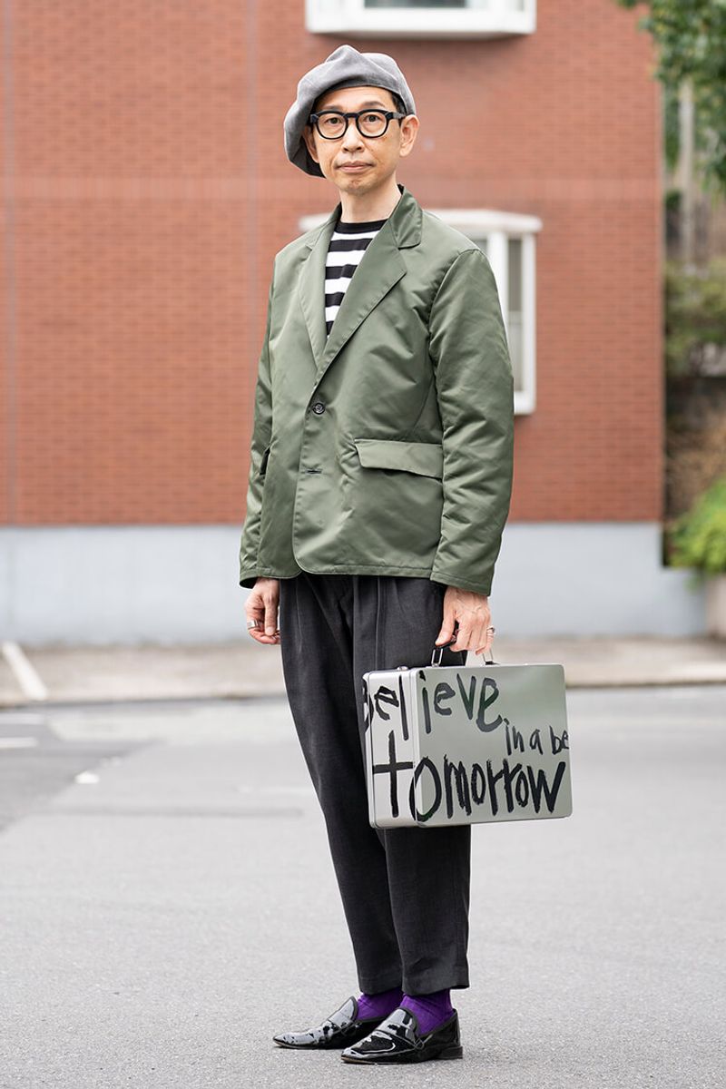 仕上がりきった大人のモードスタイル。スパイスはソックスの差し色で 前川充