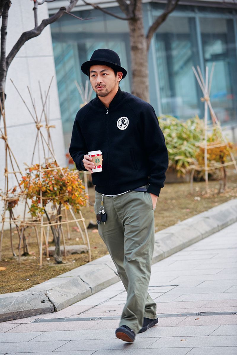 トップスを絞って仕上げる大人ストリートの模範例 髙橋 泰樹