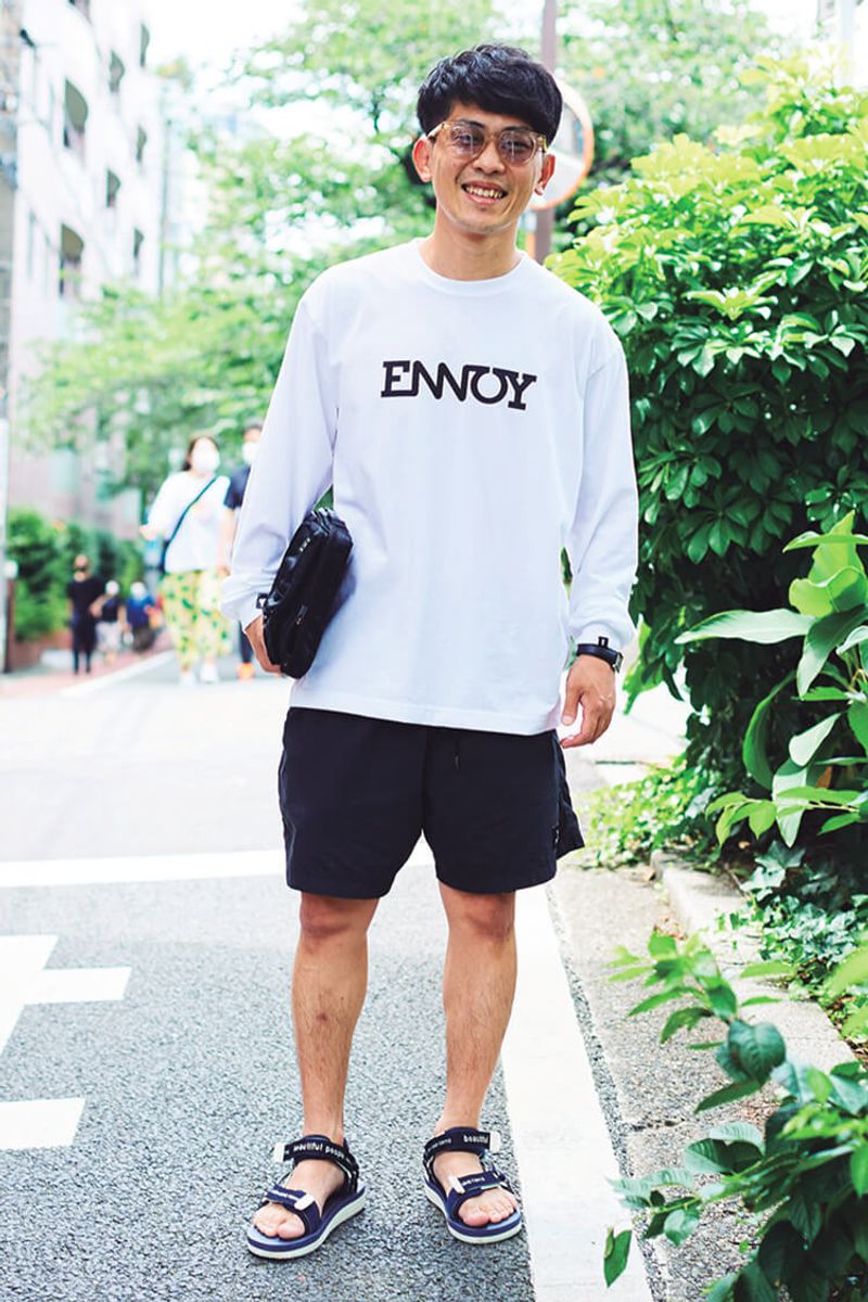 人気芸人がサラッと着こなす、好感が持てるロゴTシャツ 太田博久