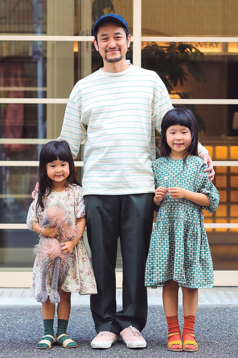 かわいい娘さんたちの顔もほころぶ、優しげなボーダー柄がナイス！ 北出茂雄