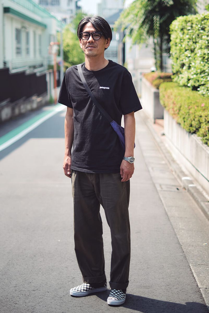 パタゴニアを黒でまとめて大人っぽく。お楽しみは背中のロゴ 渡辺了一