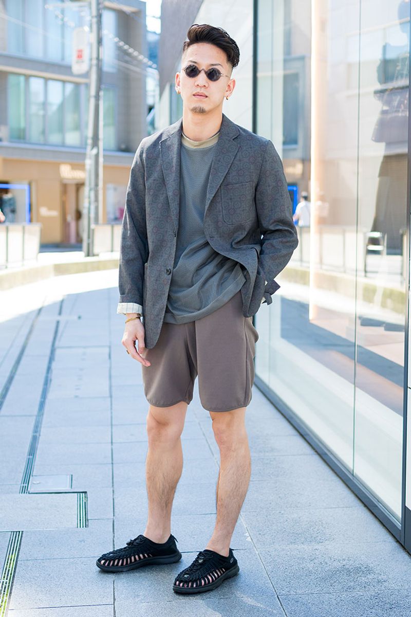 パンツと足下で涼む、秋口のジャケットスタイル 家本静也