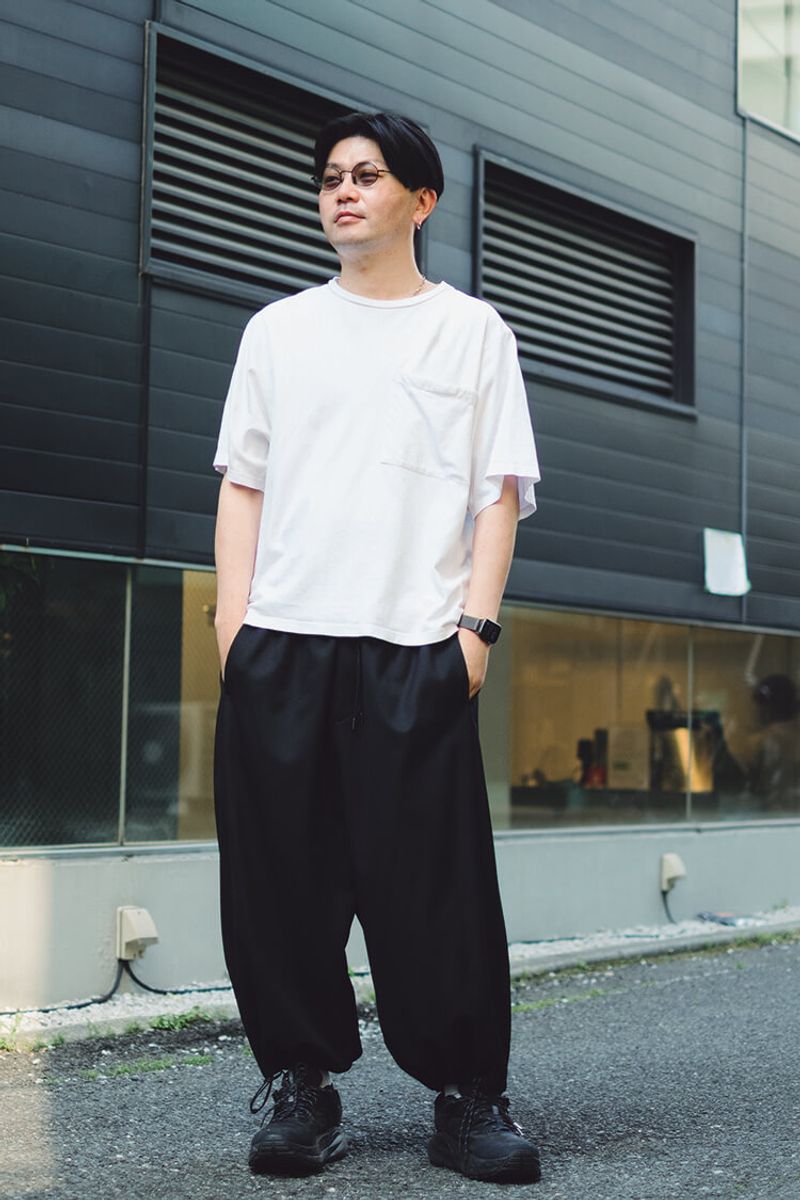 野暮ったくないビッグサイズ。タックインとドローコードの使い方、わかってらっしゃる 渡辺雄太