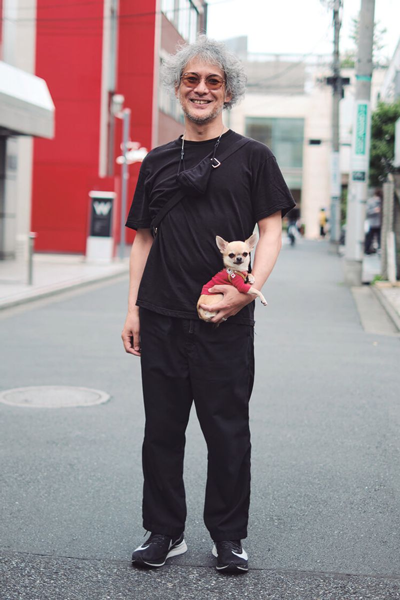 徹底的にオールブラックなのに…… 目指すはこの“飾りすぎない”感じ 牧 俊宏