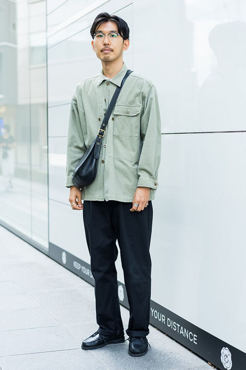 清涼感と、大人っぽさと、少しの個性と。セージグリーンが大正解 藤岡秀太