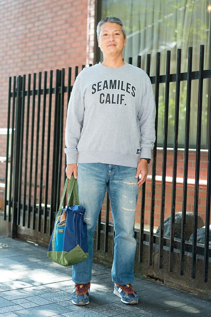 スウェット×デニムのザ ・アメカジは、小物選びが大切なのです 海老名昭寛