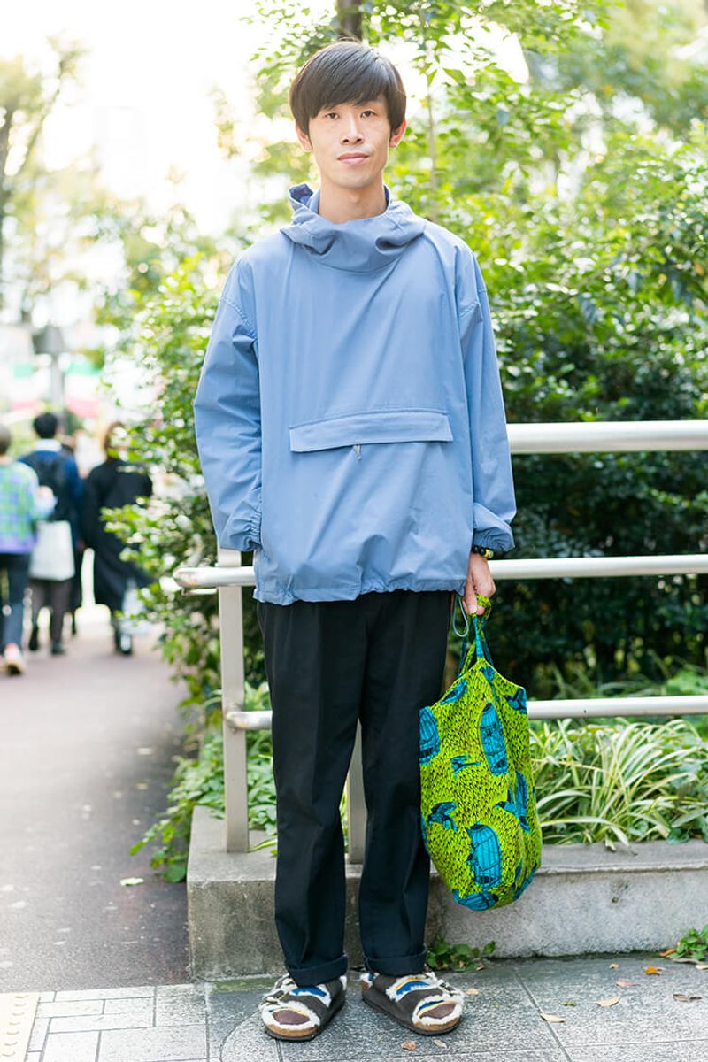 シンプル・爽やかだけじゃない。バッグとサンダルにご注目を 東 伊織