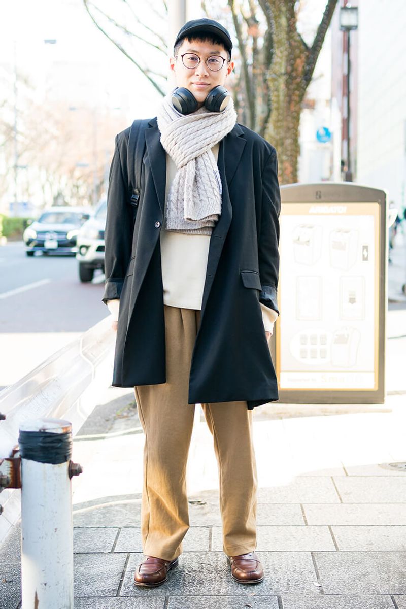 ボリューミーなニットマフラーで、可愛らしさと季節感をプラス 横田達朗