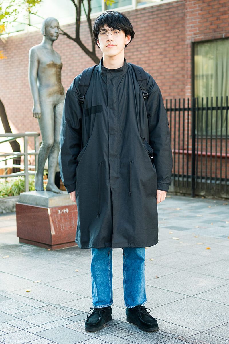 シンプルスタイルのひとつの正解。黒を基調に物選びのこだわりを 金久保朋大