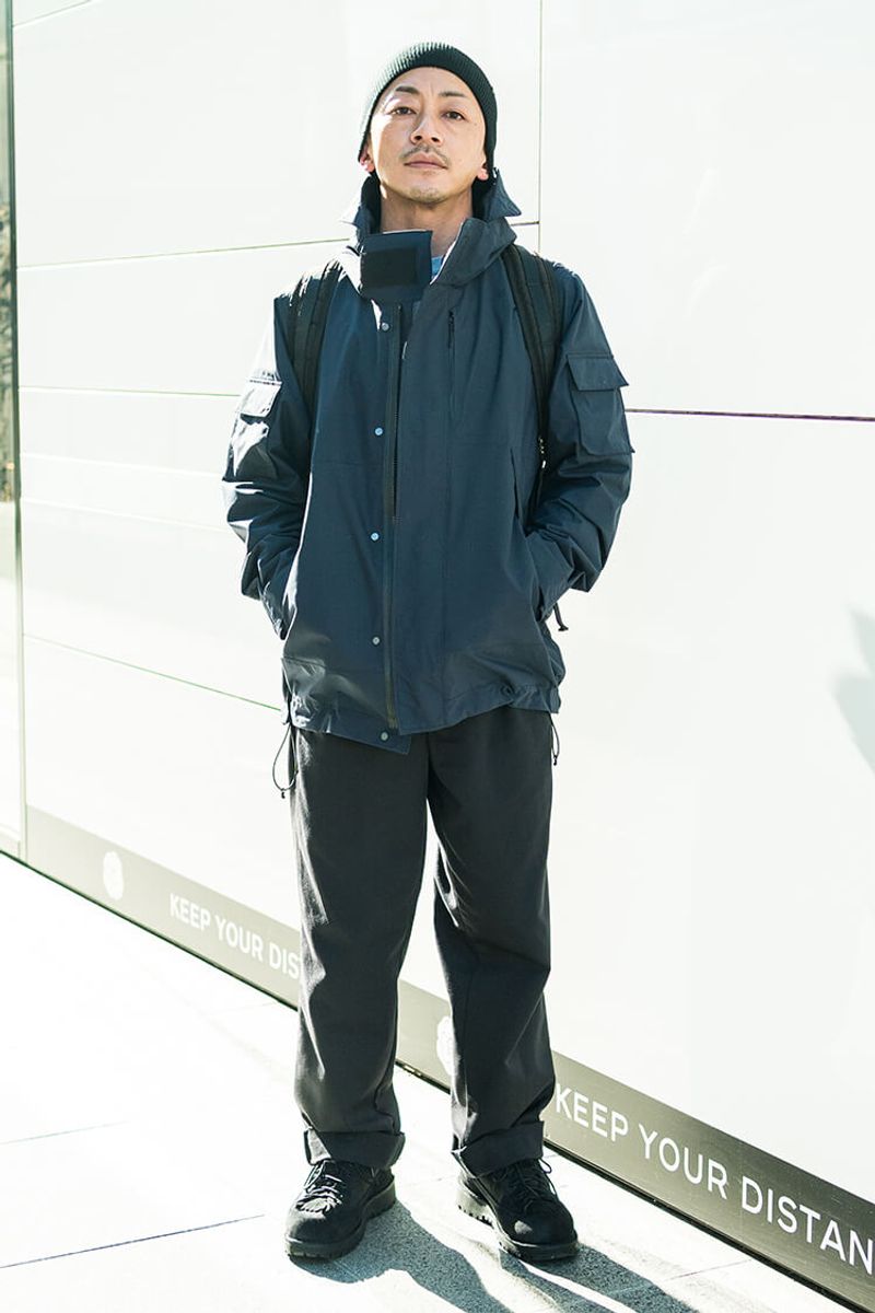 街中で着るスポーツミックススタイルは、オールブラックが間違いない 藤原俊介