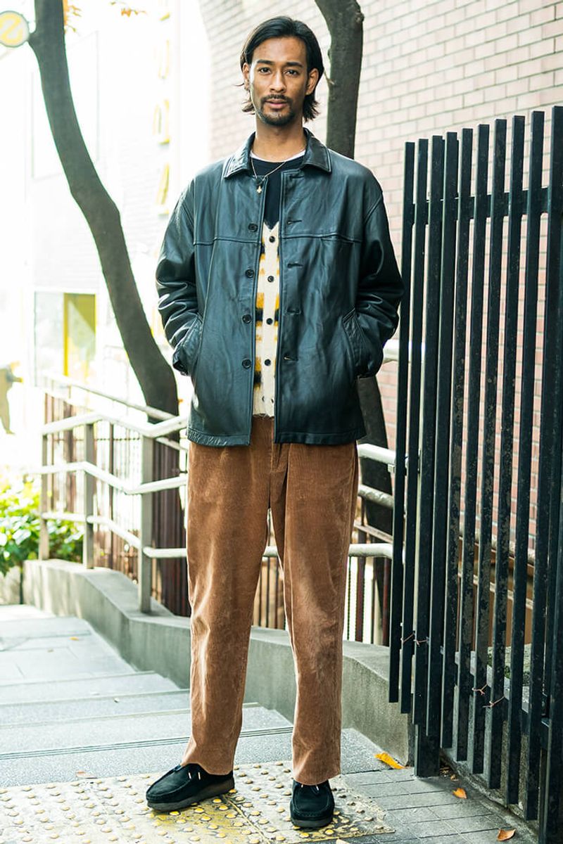 冬コーデにひとワザ加える、差し色カーディガン ISANA