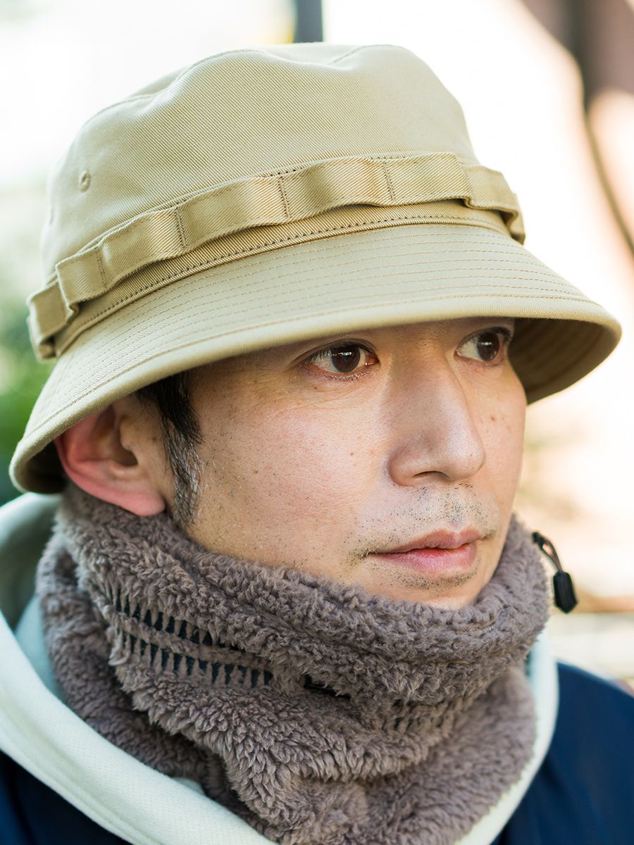同系色のパーカ、ハット、ネックウォーマーで、暖かさと統一感を両得 堀越吉行 3枚目の写真