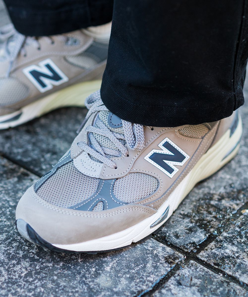 クセのないコーディネイトに、ニット帽＋メガネが加える雰囲気と大人っぽさ 周 棟棟 4枚目の写真