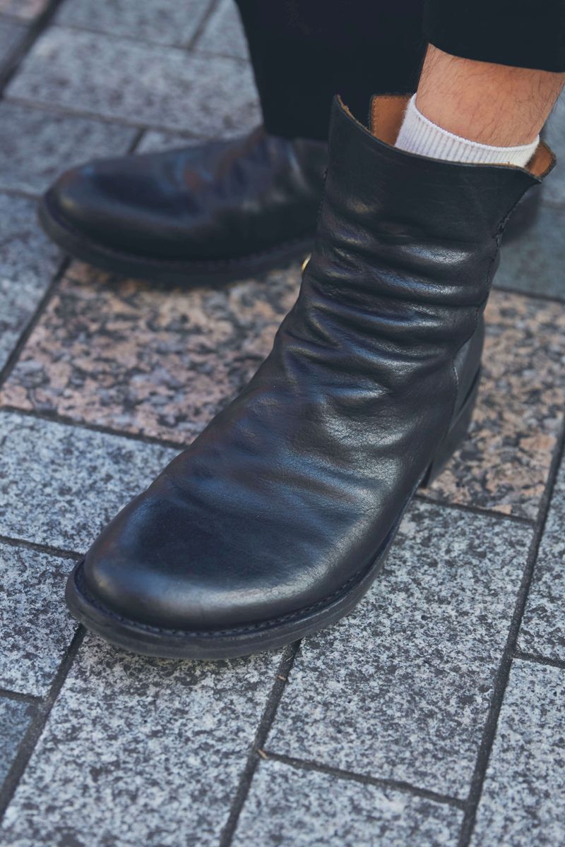 冬の黒はこう楽しめ！ ストールにレイヤード、表情豊かなオールブラック 井尻竜平 8枚目の写真
